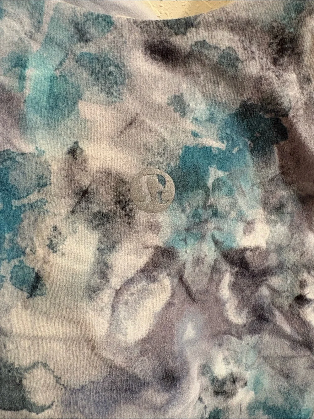 lululemon athletica Teal Gray Floral Cropped V-Neck Tank